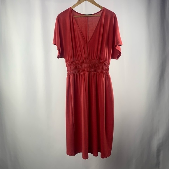 Zara Smocked V Neck with Elastic Waist Dress in Pink Size‎ Medium - Picture 5 of 9